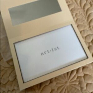 Seint (formally MASKCARA) artist pallet.